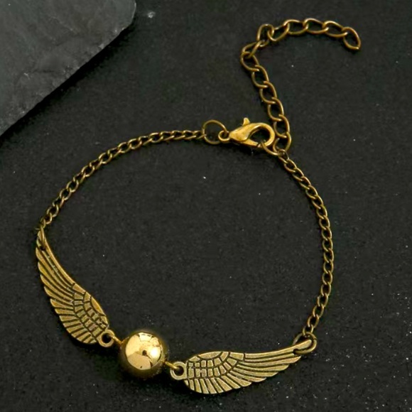 Harry Potter Golden Snitch Bracelet - Picture 1 of 4